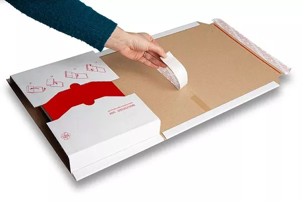 Wikkeldoos met plakstrip enkele golf wit 302x215x5-73mm